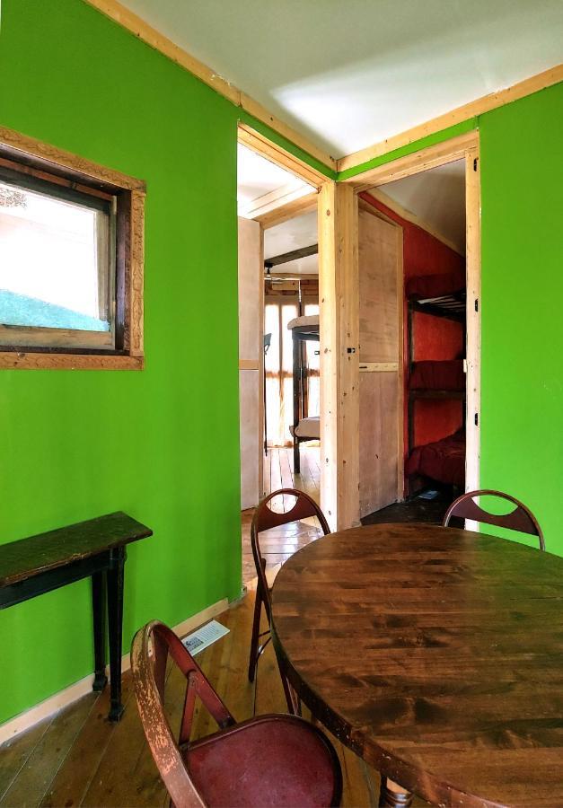 Lost River Hostel 프렌치릭 외부 사진